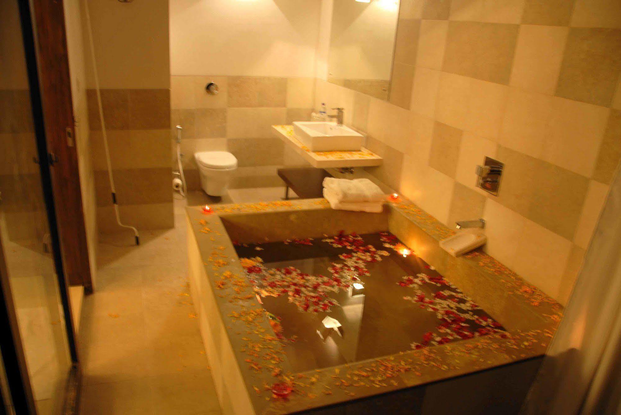 Silver Sands Beach Resort Daman Luaran gambar